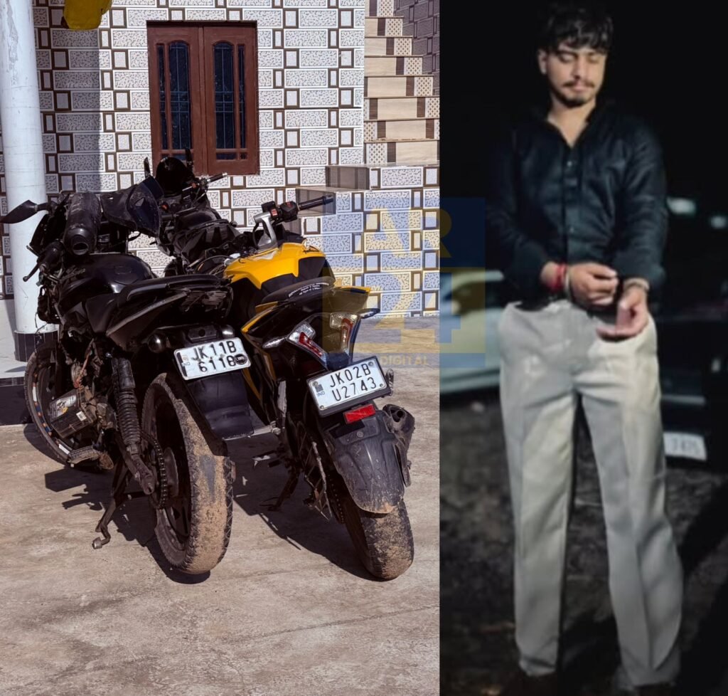 दोनों बाइक और अंकित की तस्वीर जो अब इस दुनिया में नहीं है